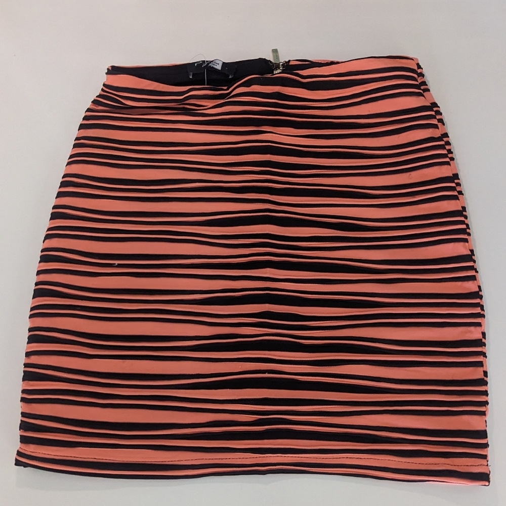 Bebe skirt